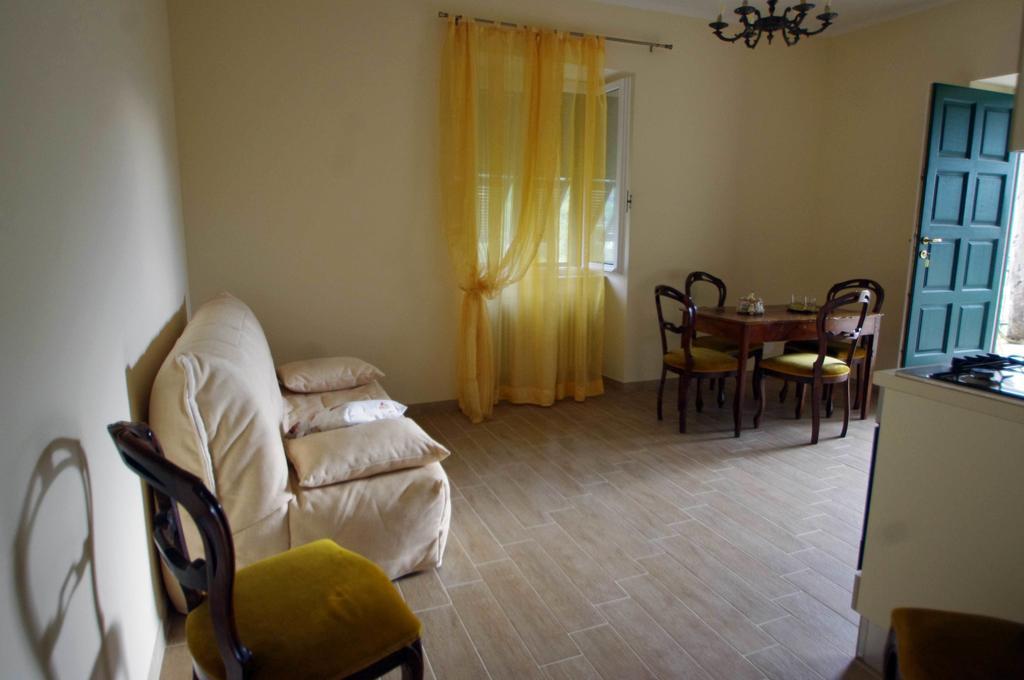 Il Mulino Del Castello Apartment Garlenda Bagian luar foto